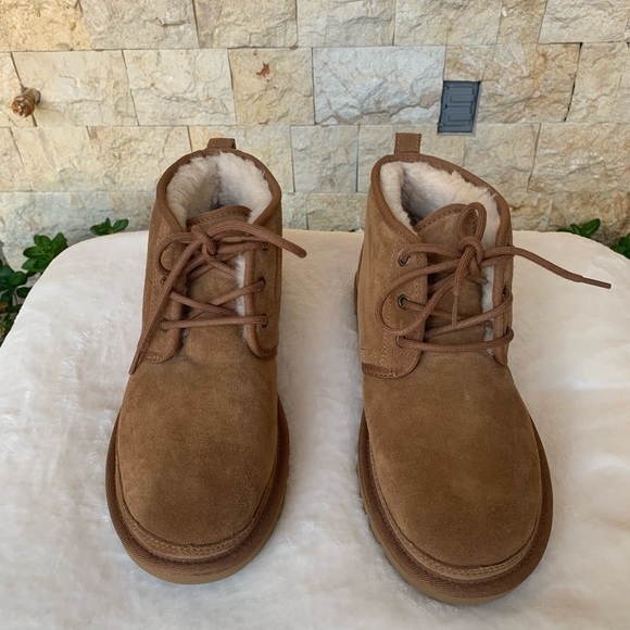 Ugg boot! Brand new! Never worn! - Picture 2 of 5
